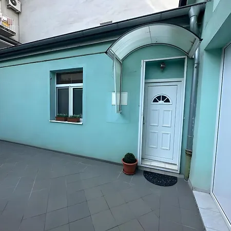 Апартаменты Blue In Center, Location *